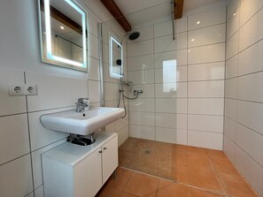 Apartment | Badezimmer