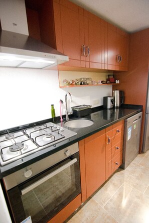 Deluxe Studio, Patio, Valley View | Dapur peribadi