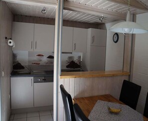 Hus | Eget kök | Vattenkokare, brödrost och barnstol