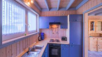 House | Private kitchen | Electric kettle, toaster