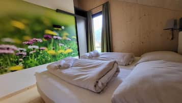 Chalet | 4 bedrooms, individually furnished, bed sheets