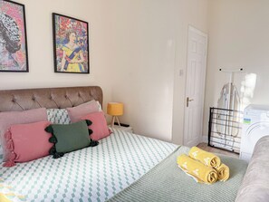 1 Schlafzimmer, Bügeleisen/Bügelbrett, Reisekinderbett, kostenloses WLAN