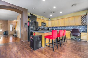 Refrigerador, microondas, horno, placa de cocina