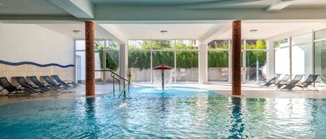 Apartment | Pool | Outdoor pool