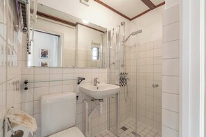 House | Bathroom - Stunning Bungalow Near Beach (Julianadorp)