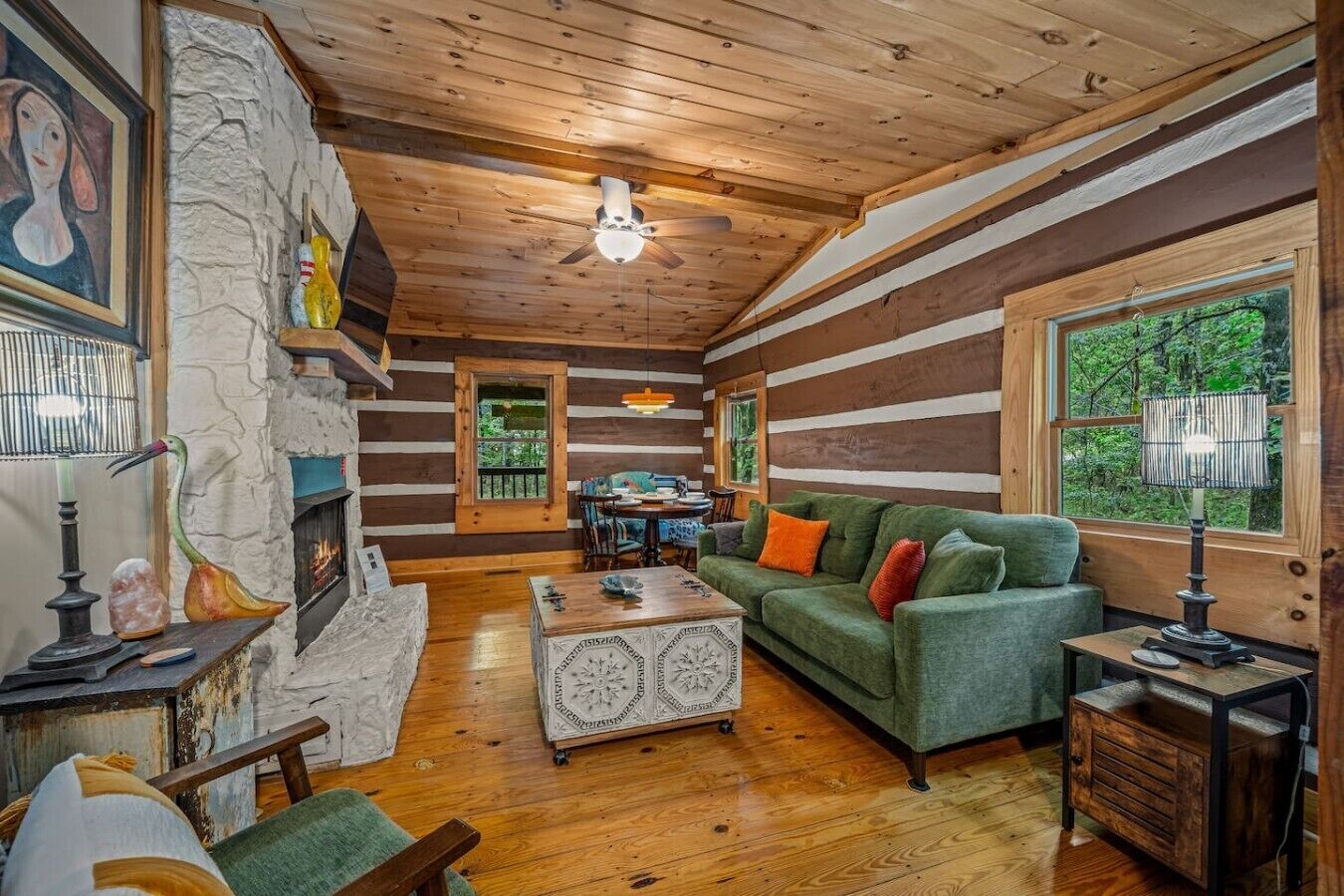 Smart TV, fireplace
