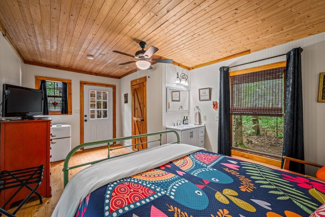 2 bedrooms, free WiFi, bed sheets