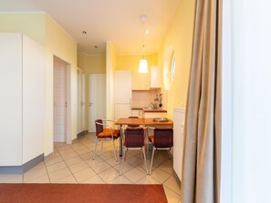 Apartment | Dining