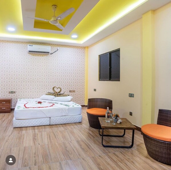 Deluxe-studio | Silitysrauta/-lauta, ilmainen Wi-Fi