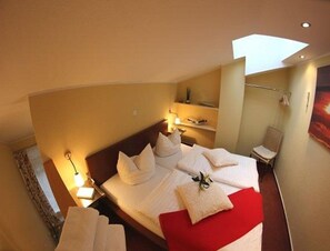 1 chambre, ameublement personnalisé, draps fournis