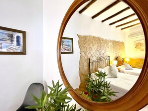 Maison | 2 chambres, ameublement personnalisé, fer et planche à repasser