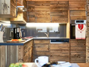 Apartment | Private kitchen - Chalet in Leutasch Near Ski Trails (Leutasch)