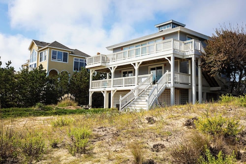Semi-Oceanfront w/ Heated Pool & Cabana
