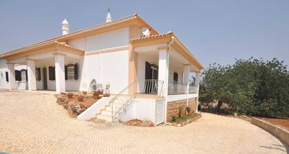 Holiday Home With Very Large Areas and Pool Located at the Entrance of Vilamoura