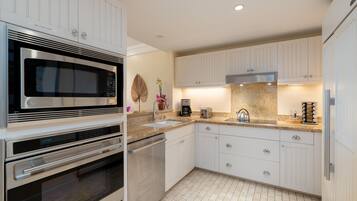 Villa | 3 bedrooms, Internet