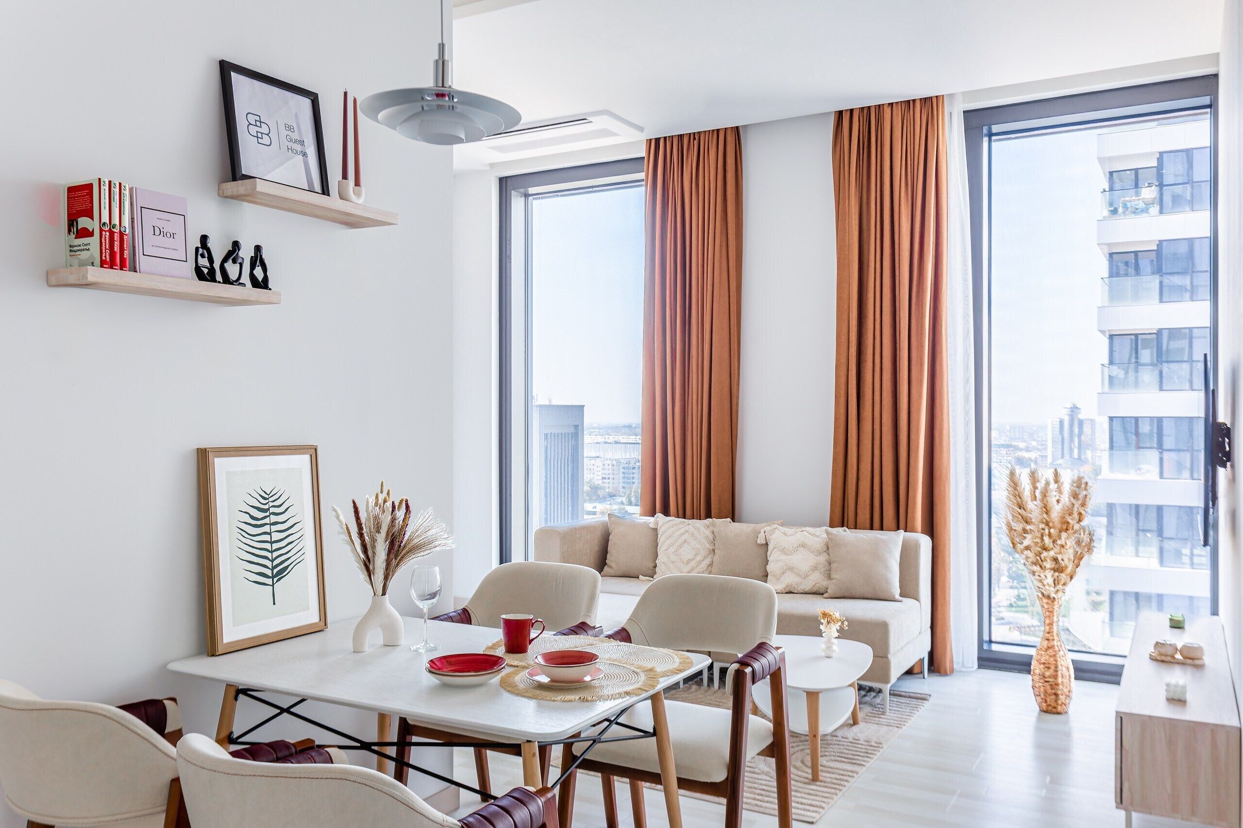 Leilighet, byutsikt | Oppholdsområde | Flatskjerm-TV