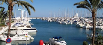 Casares Golf Gardens. Superb two bed Apt in Casares with free WIFI, AC & heating