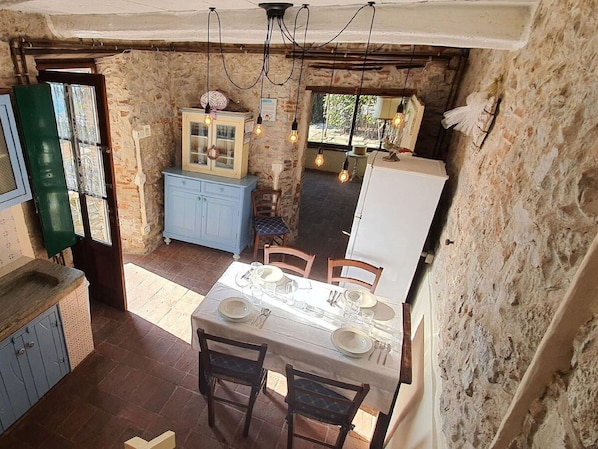 Cottage | Dining