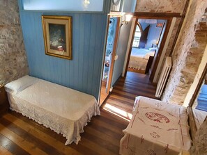 Cottage | 3 bedrooms, individually furnished, bed sheets - Stone House in Chiatri With Lake Views (Lucca)