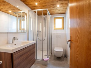Appartamento | Bagno | Doccia, asciugamani