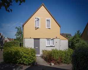 House | Exterior - Spacious Holiday Home With Sauna Near Beach (Wemeldinge)