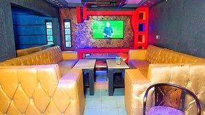Sports bar - Texas Deluxe B&B (Kajiado)