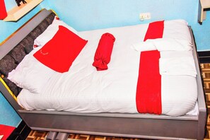 Comfort Double Room | Soundproofing, iron/ironing board, free WiFi