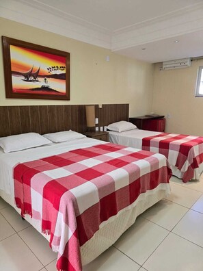 Tremannsrom – deluxe, hageutsikt | Lydisolert og wi-fi (inkludert)