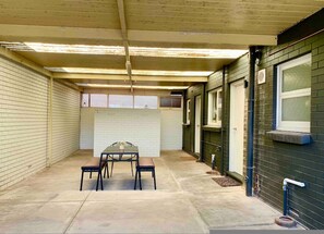 Apartment | 2 bedrooms - Dishwasher A C Dryer Campbelltown Courtyard North (Campbelltown)