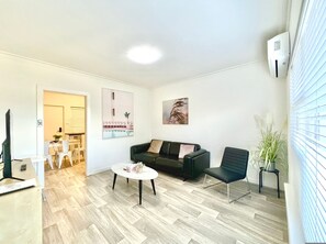 Apartment | 2 bedrooms - Dishwasher A C Dryer Campbelltown Courtyard North (Campbelltown)