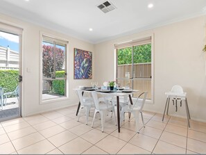 3 bedrooms - No Stairs 2 Bathrms Garage Richmond Residence 2 (Richmond)