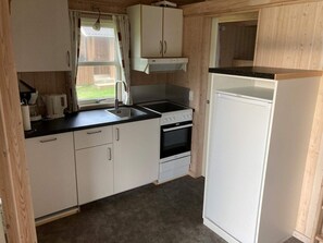 House | Private kitchen - Cozy Cabin in Camping Resort (Lokken)