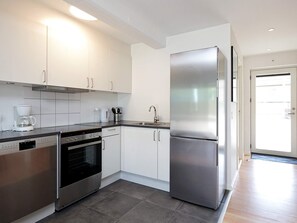 House | Private kitchen - 6 Person Holiday Home on a Holiday Park (Karrebæksminde)