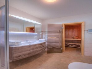 Apartment | Badezimmer | Handtücher
