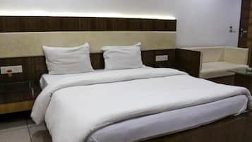 Gold King Bed | Free WiFi