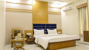 Gold King Bed | Free WiFi