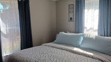 2 bedrooms, desk, iron/ironing board, travel crib