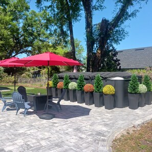 Outdoor dining - Garden Cottage-Swim/Spa sleeps 6 Ctrl Orlando Disney Universal SeaWorld Beaches, (Altamonte Springs)