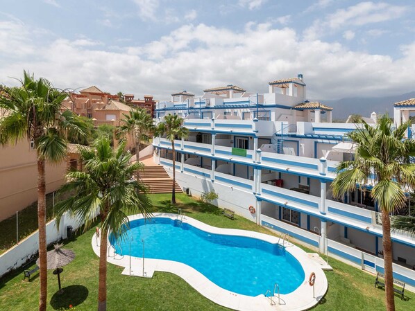 Pool - Sunny Flat With Pool & Garden (Estepona)