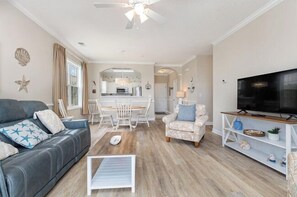 TV - Havens 1024 End Unit with Beautiful Pond Views! (North Myrtle Beach)