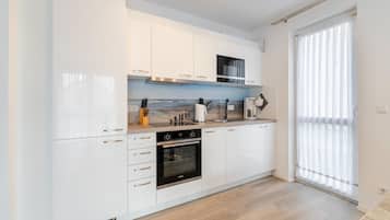 Apartment | Private kitchen | Electric kettle, toaster