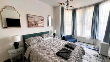 3 bedrooms, iron/ironing board, Internet, bed sheets