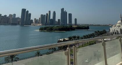 Cozy 2-bedroom apartment in superb Sharjah corniche with WiFi, fitness room pool