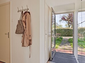 บ้านพัก | ฝ่ายต้อนรับ