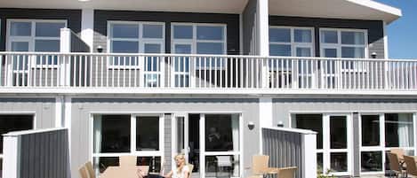 House | Outdoor dining