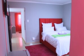 Family Room | Individually furnished, soundproofing, bed sheets