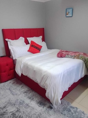 Comfort Room | Individually furnished, soundproofing, bed sheets