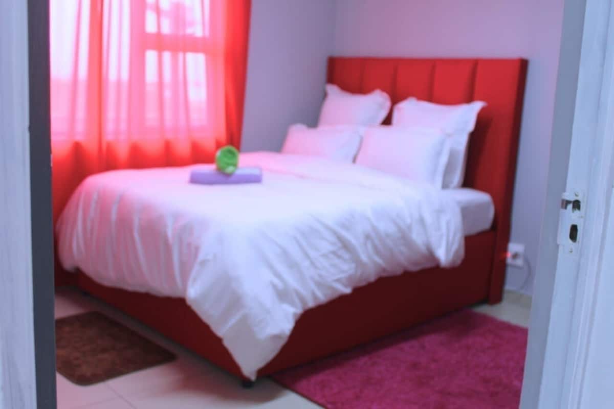 Executive kamer, 1 queensize bed, niet-roken, magnetron | Individueel gemeubileerd, geluiddichte muren, beddengoed