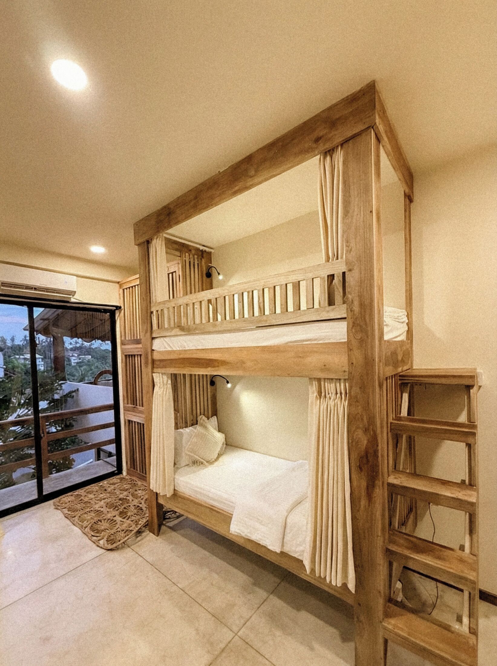 Felles sovesal – deluxe | Individuelt dekorert, individuelt innredet og skrivebord