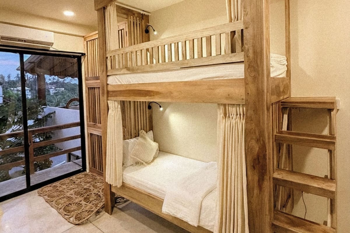 Felles sovesal – deluxe | Individuelt dekorert, individuelt innredet og skrivebord